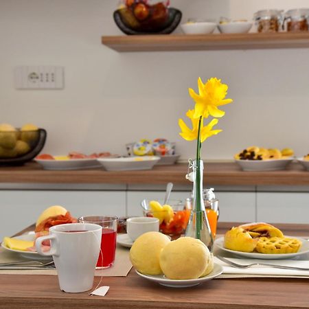 B&B Al Lupo Solitario セゴンツァーノ エクステリア 写真